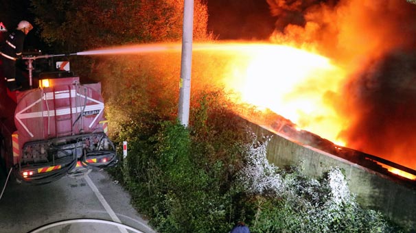 Bolu'da su dolum fabrikasında yangın çıktı