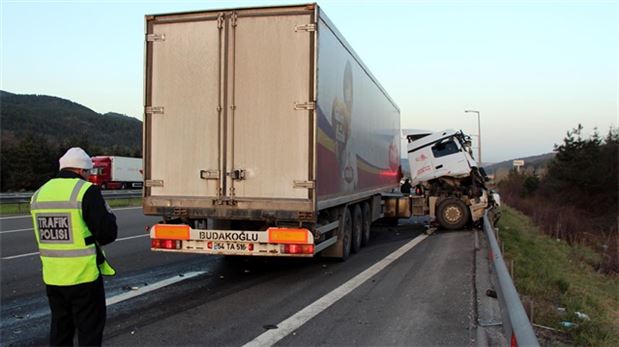 Bolu'da TIR kazası: 1 ölü
