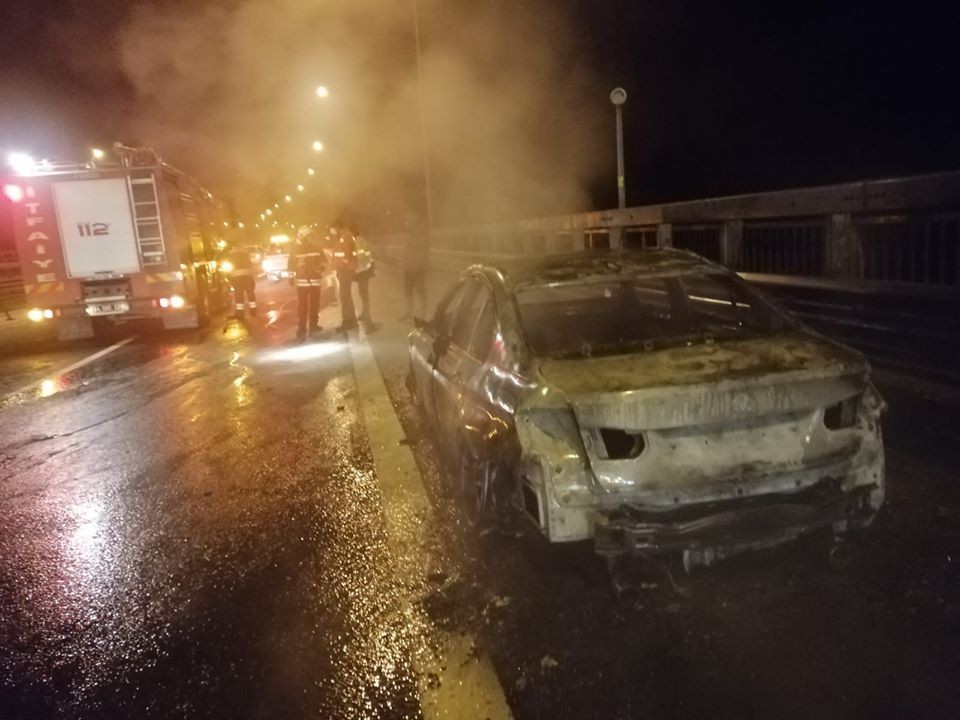 Bolu’da, yanan araç küle döndü 