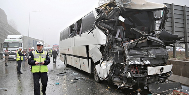 Bolu’da, kaza nedeniyle kapanan yol trafiğe açıldı