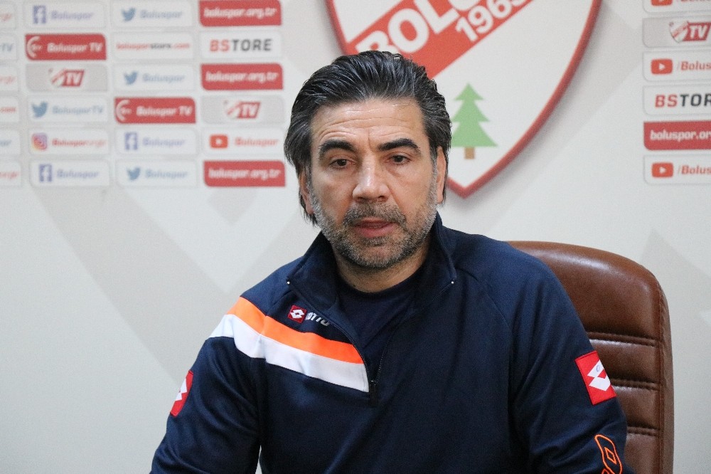 Boluspor Teknik Direktörü Özköylü, basın toplantısında isyan etti 