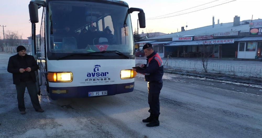 Bolvadin’de işçi servisleri denetlendi 
