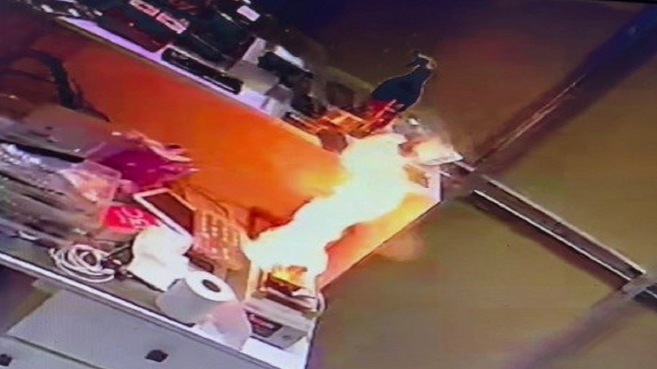 Bomba değil telefon!