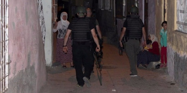 Bomba hazırlayan teröristin parmakları koptu
