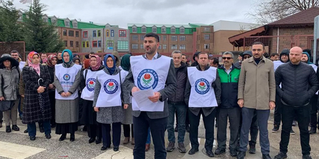 Bomba iddia.. Başörtülü depremzedeyi okula kaydetmediler! ‘Başındakiyle mi geleceksin?' Hiç kimse bunu beklemiyordu