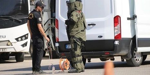 Bomba imha uzmanı polislerinin cesareti göz dolduruyor