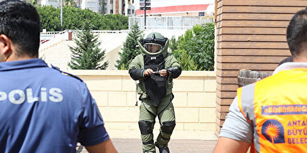 Bomba sanılan bavuldan bakın ne çıktı