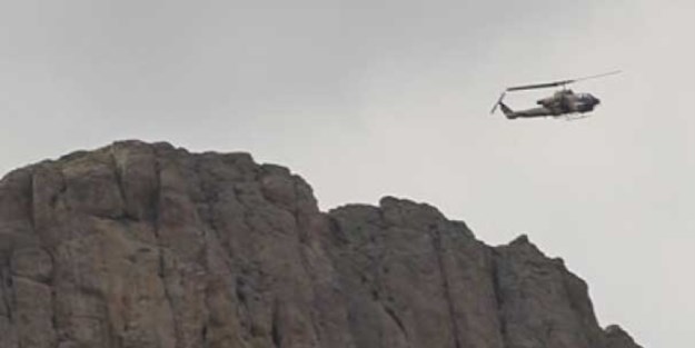 Bomba yüklü 3 araç helikopterle imha edildi