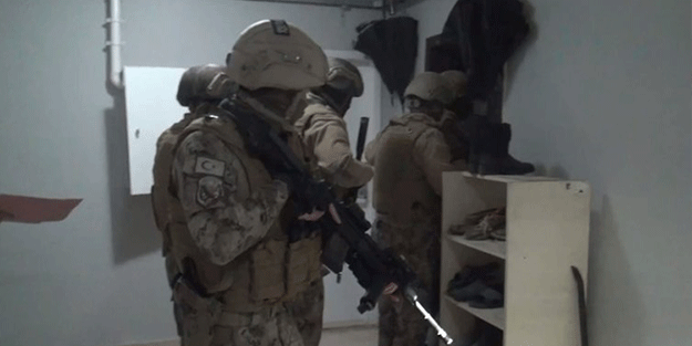 Bombalı pankarta 3 gözaltı... Arkasından o terör örgütü çıktı