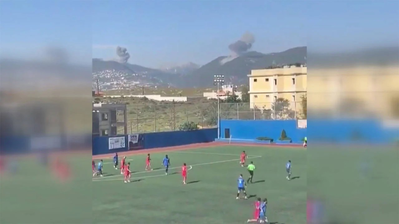 Bombardıman arasında futbol maçı