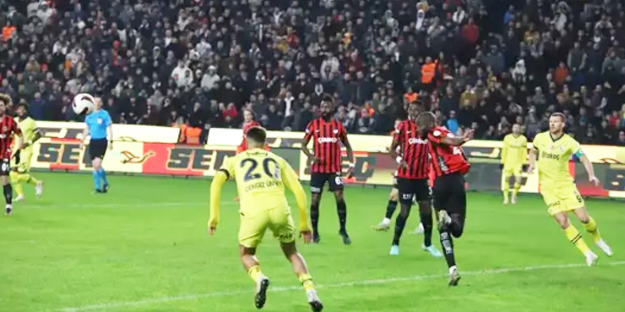 Bonucci ilk maçında yaptı yapacağını! Hareketi olay oldu, Bonucci son kararını Türkiye'ye ilan etti: Gündem olacak çıkış