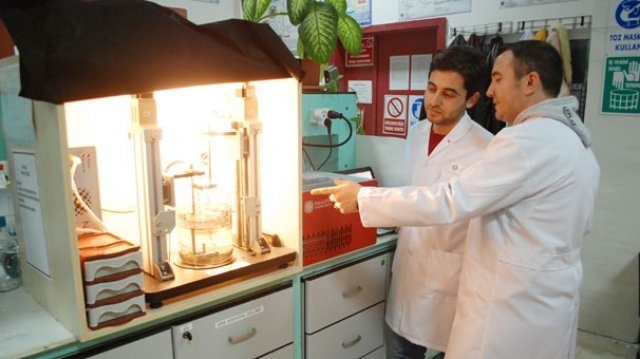 Bor katkılı 'yanmaz boya' ürettiler