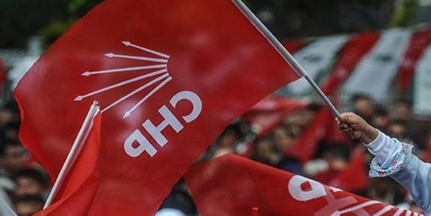 Borçlara bak borçlara! Bunları da belediye binasına asacak babayiğit var mı?