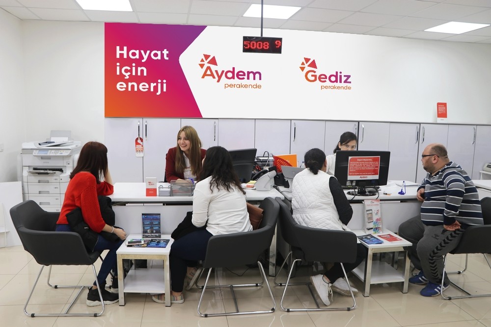 Borçlu abonelerin elektriği 30 Nisan’a kadar kesilmeyecek 
