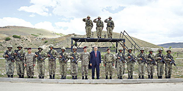Bordo Berelilere Erdoğan morali