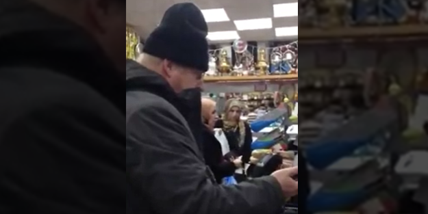 Boris Johnson'ın marketteki görüntüleri İngiltere gündemine oturdu