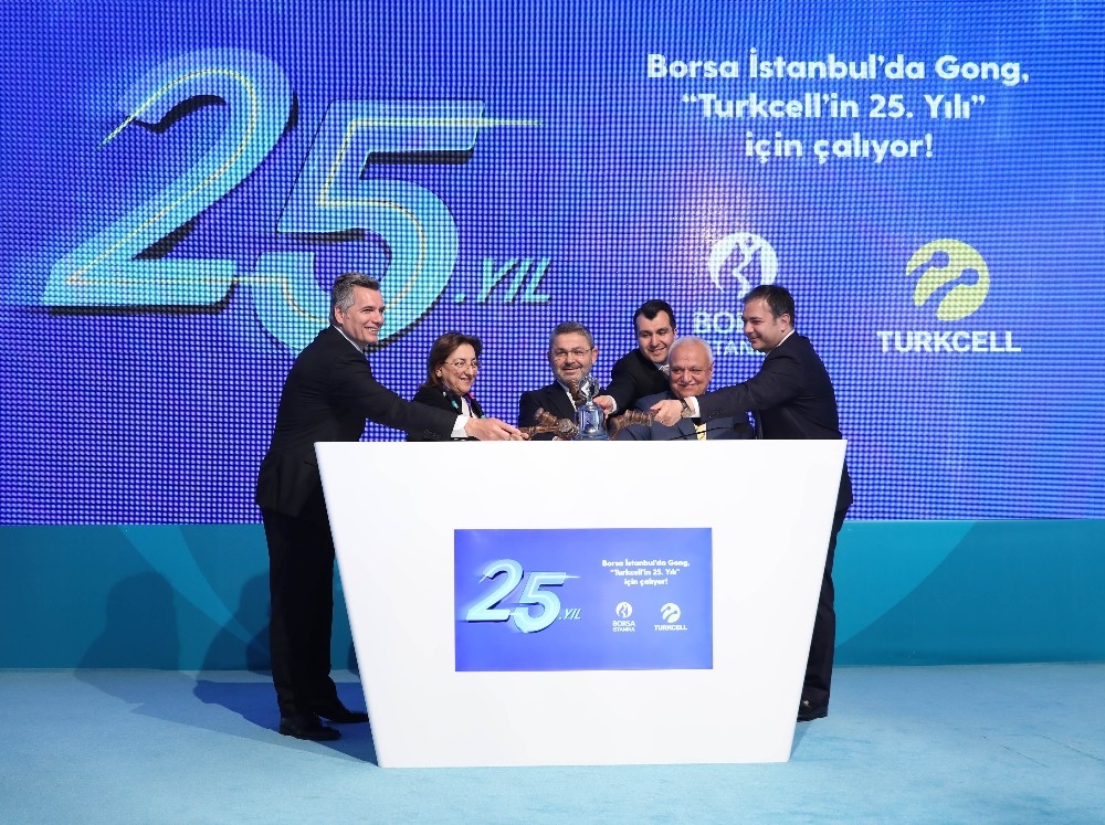 Borsa İstanbul’da Gong ’Turkcell’in 25’inci yılı’ için çaldı 