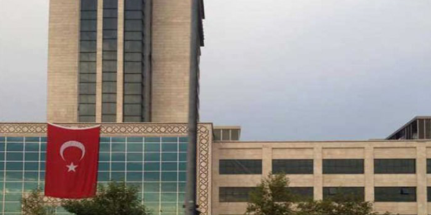 Borsa'da işlem görev dev holdingin ismi değişti