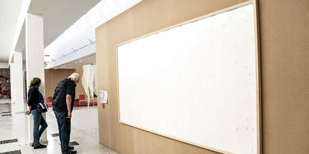 Boş çerçeveleri sanat eseri olarak sunan sanatçıya dava