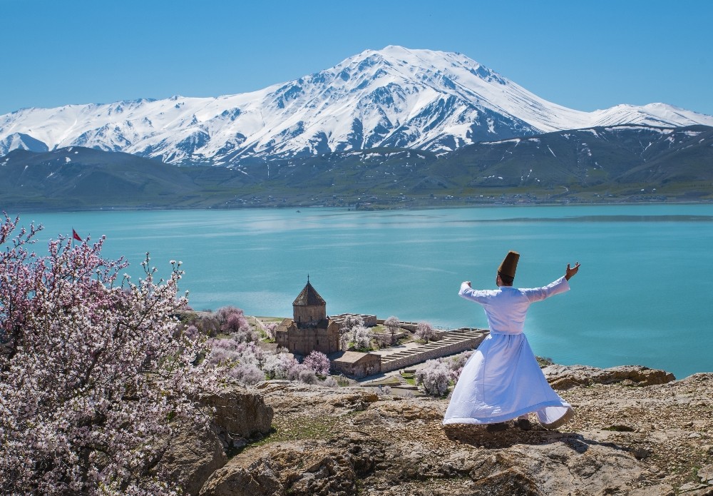 Boş kalan Akdamar Adası’nda huzur veren görüntü 