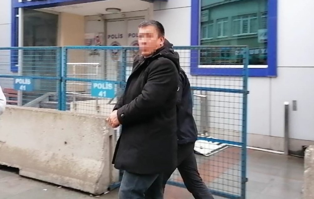 Boşanmak üzere olduğu eşinin çalıştığı hastanede etrafa ateş açan şahıs tutuklandı 