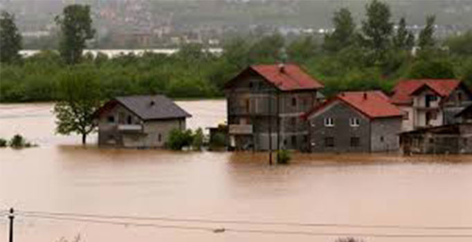 Bosna Hersek ve Hırvatistan'ı sel bastı