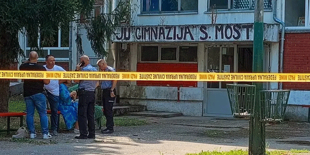 Bosna'da okula saldırı