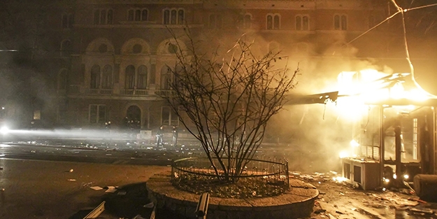 Bosna-Hersek'te olaylar sürüyor