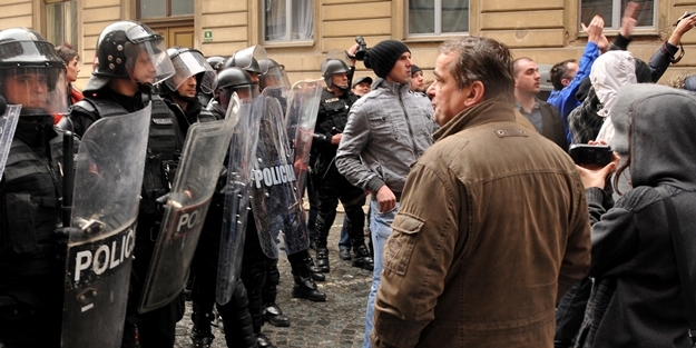 Bosna’daki olaylar organize