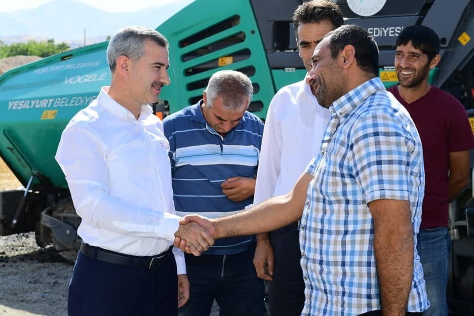Bostanbaşı mahallesinin ulaşım ağı güçlendiriliyor 