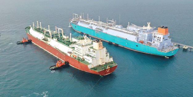 BOTAŞ'ın LNG ve petrol transferi yaptığı Ertuğrul Gazi gemisi dikkat çekiyor!