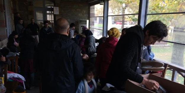 Botları alabora olan 44 kaçak göçmen için Selçuk halkı seferber oldu