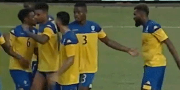 Boupendza, Fenerbahçe ve Beşiktaşlı futbolcuyu yıktı