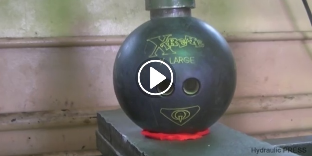 Bowling topu hidrolik pres makinesinin altında kalırsa!