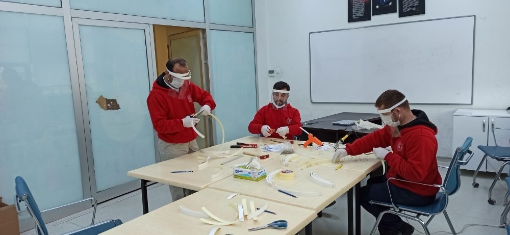 Boyabat Gençlik Merkezi’nde maske üretimi başladı 