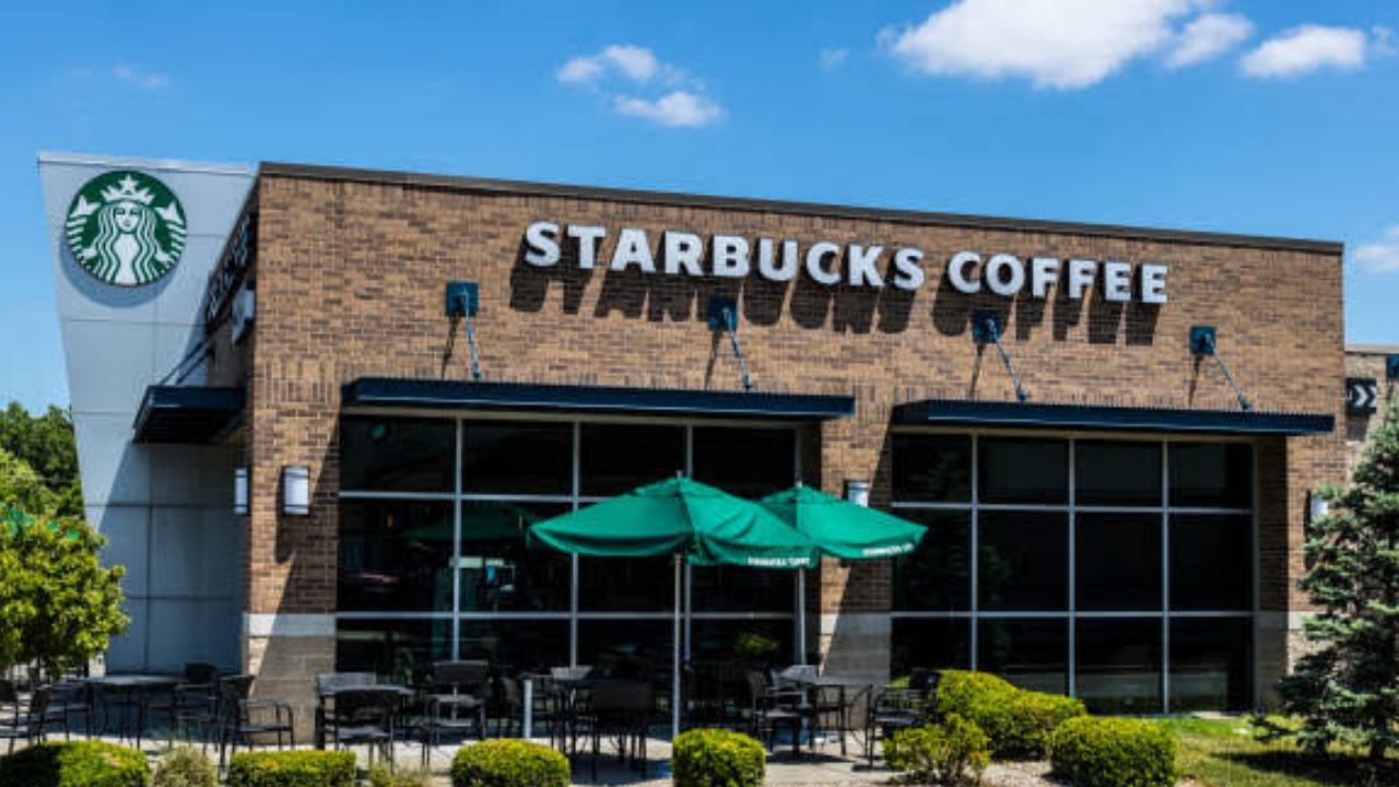 Boykot fena sarstı: Starbucks yeni ortak arıyor!