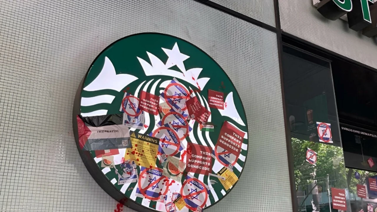 Boykotlar sonuç veriyor: Starbucks'ın satışları yerle bir!