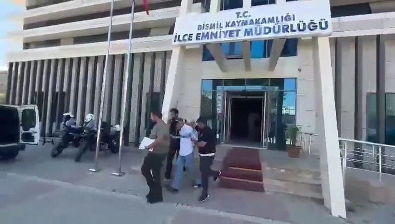 Böyle ahlaksızlık görülmedi! Şu namussuzluğa bakın hele