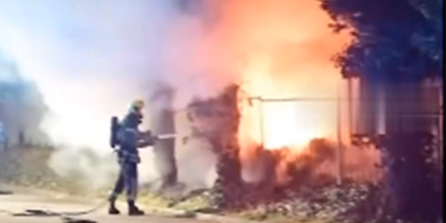 Böyle alçaklık görülmedi! Türkiye için toplanan yardımları kundakladılar