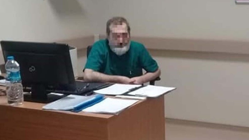Böyle doktor olmaz olsun! Vay utanmaz vay