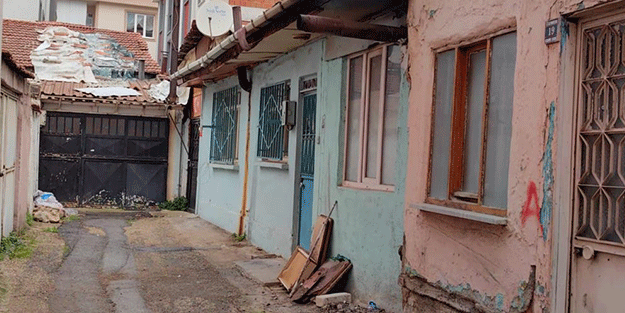 Böyle ev sahibi düşman başına