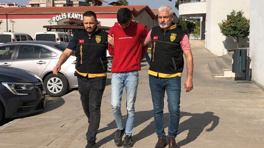 Böyle hırsızlık ne görüldü ne duyuldu! Kargo firması çalışanı, çaldığı cep telefonlarını satarak bunu yaptı! Ağzınız bir karış açık kalacak