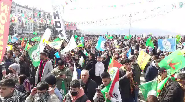 Böyle ikiyüzlülük yok! Çanakkale'de Atatürk, İzmir'de Apo…