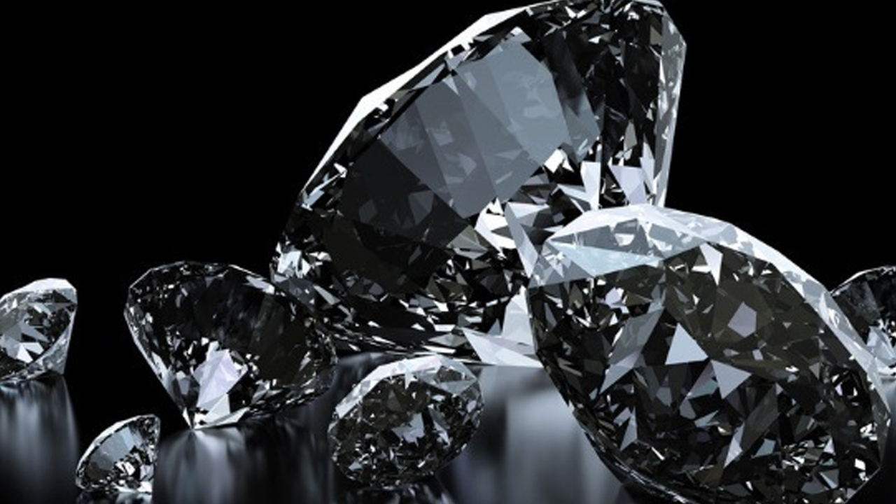 Böyle kısmet görülmedi! Kadın çalışan bir haftada 8 Elmas buldu!