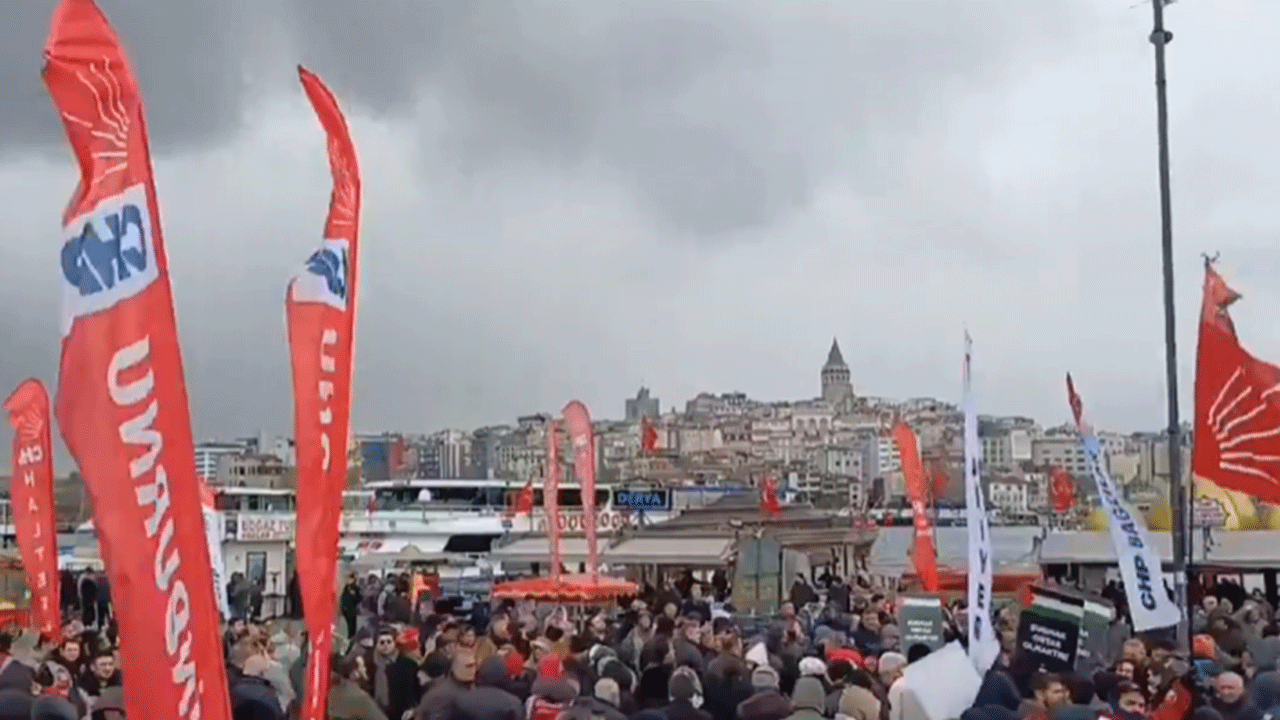 Böyle olur solcuların Filistin eylemi! “AKP halka hesap verecek’miş…”