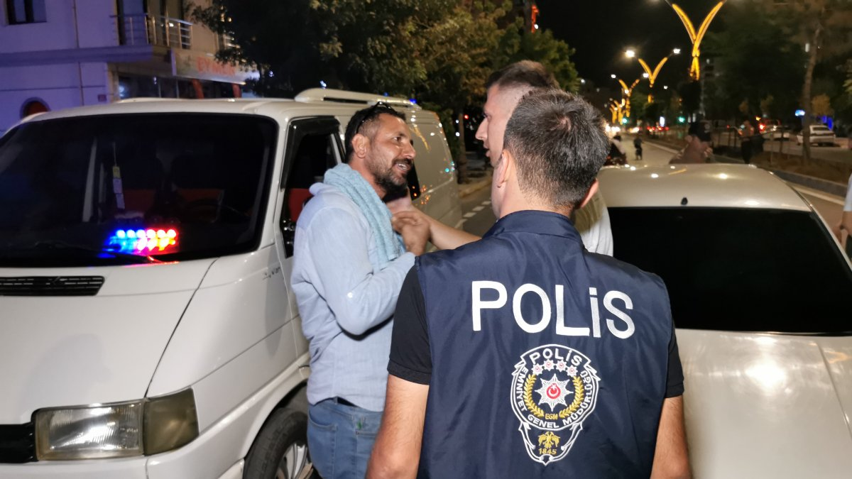 Böyle pişkinlik görülmedi! Sen ne utanmaz bir adamsın yahu