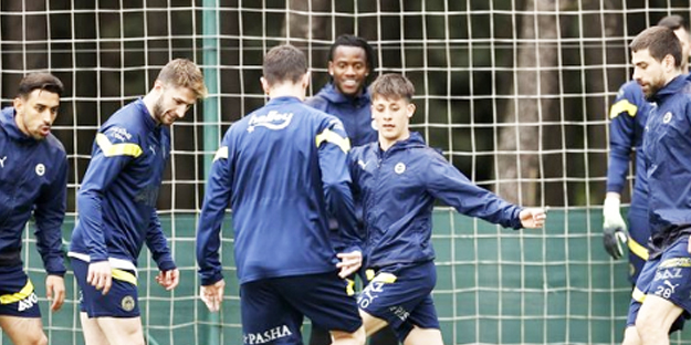 Böyle transfer Türkiye'ye gelmedi! İşte Fenerbahçe'nin yeni golcüsü... Büyük müjdeyi verdi!