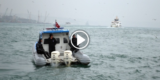 40 günlük bebeğini denize attı!