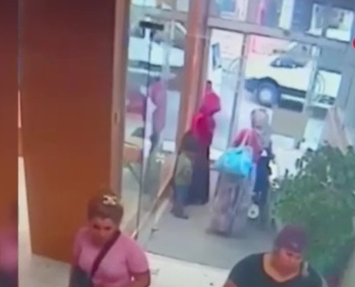 Böyle vicdansızlık görülmedi: Önce kargaşa çıkardılar sonra hastaneyi soydular!