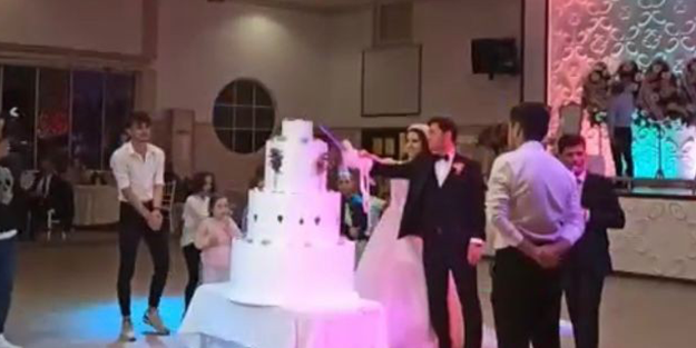 Böylesini daha önce hiç görmediniz! Gelin ve damadın aklını alan şaka